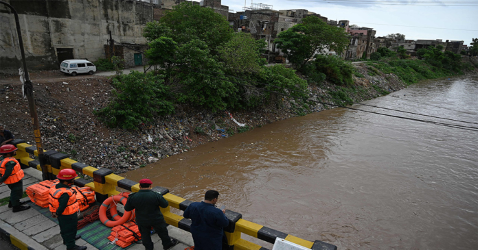 50 dead in Pakistan floods