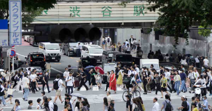 Japan’s population falls