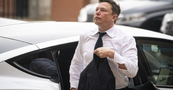 Elon Musk arrives in Japan