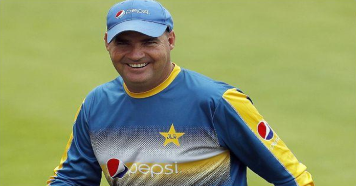 Mickey Arthur joins Pakistan squad