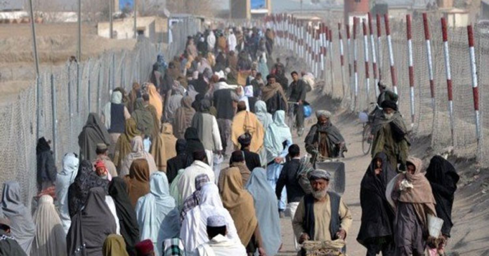 Pakistan send back million Afghan refugees