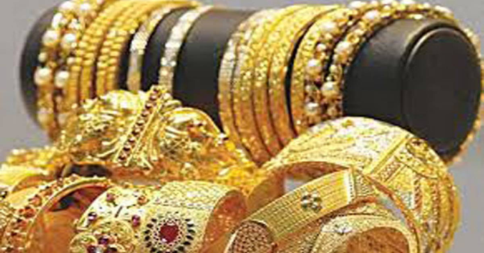 Gold rates decrease in Pakistan