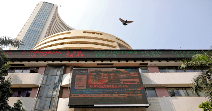 Indian shares slip as fall in IT stocks