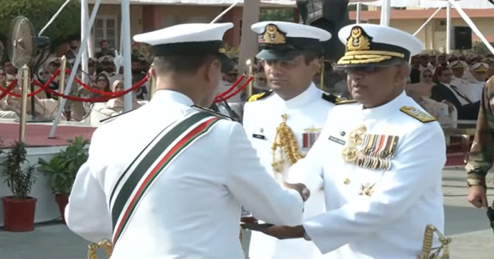 Naveed Ashraf takes charge as naval chief