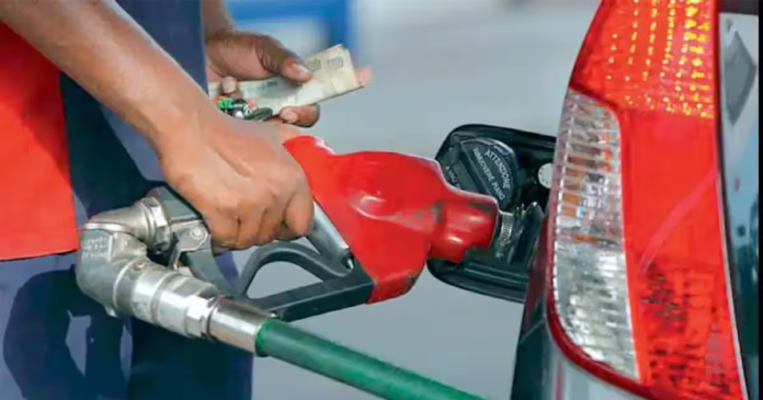 Petrol price in Pakistan drops